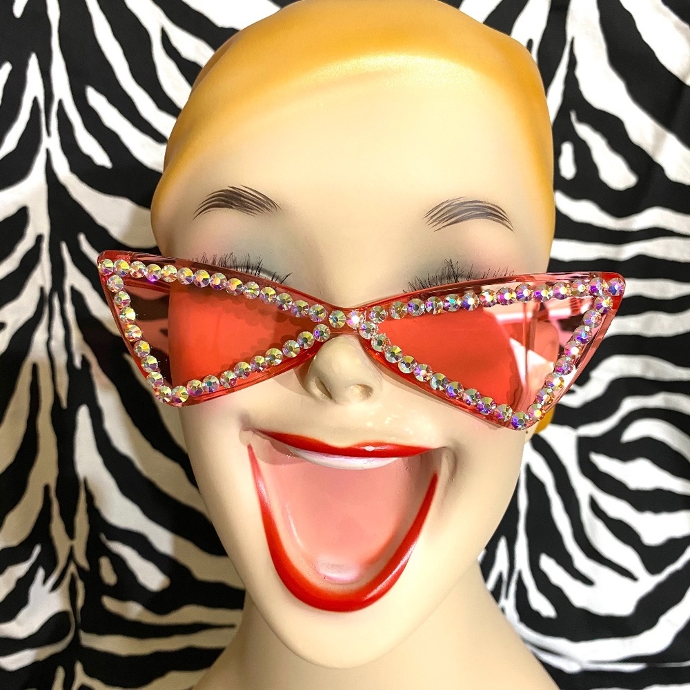 Killer cool Peachy New Wave AB rhinestone sunnies